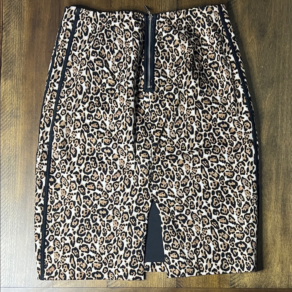 WHBM Leopard Print Pencil Skirt (4) - Picture 2 of 3